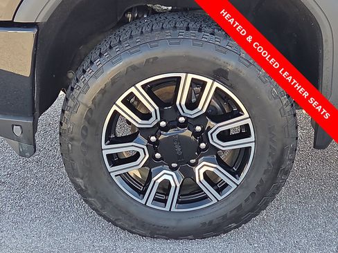 Used 2020 GMC Sierra 2500 AT4 w/ AT4 Premium Package image 7