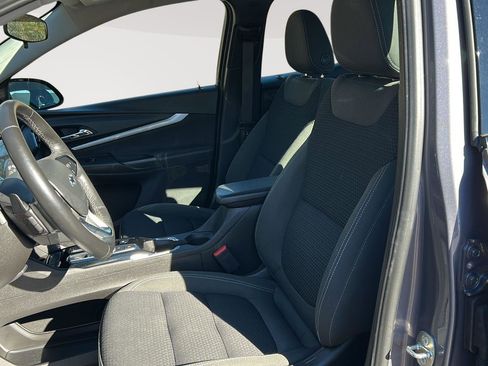 Used 2022 Chevrolet Bolt EUV LT w/ Comfort Package image 9