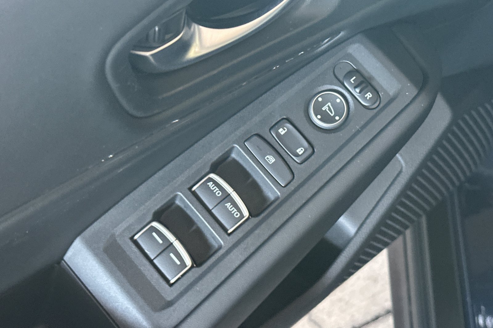 Used 2023 Honda Accord EX image 11