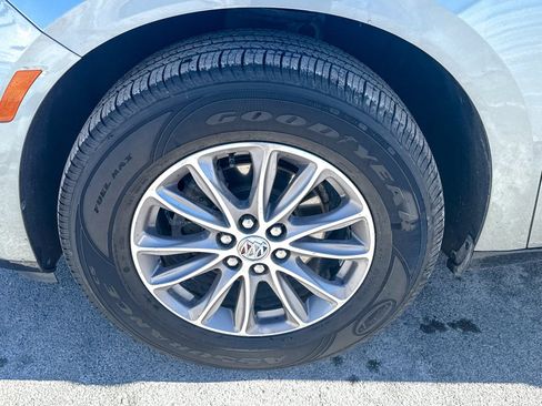 Used 2024 Buick Enclave Premium image 10