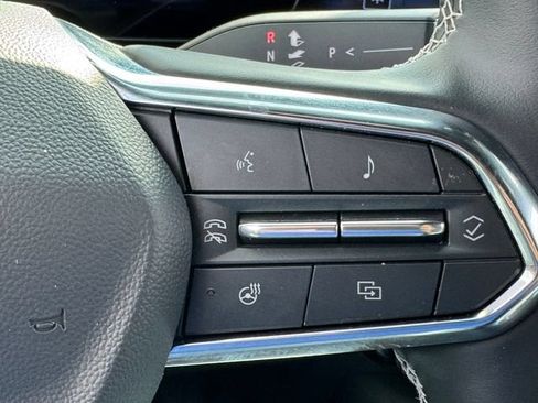 Used 2026 Chevrolet Equinox EV LT w/ Convenience Package II AWD/4WD image 17