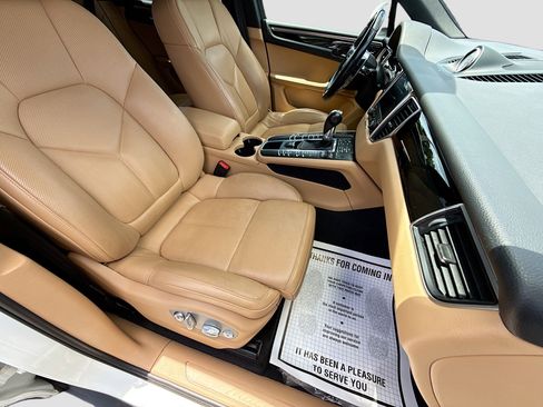Used 2018 Porsche Macan AWD/4WD image 15