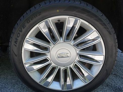 Used 2017 Cadillac Escalade Platinum AWD/4WD image 6