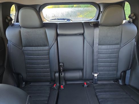 New 2025 Mitsubishi Outlander SE image 24