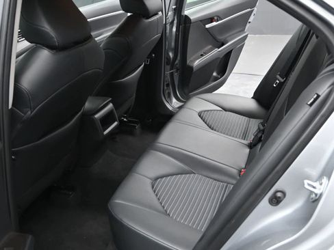 Used 2024 Toyota Camry SE FWD image 15