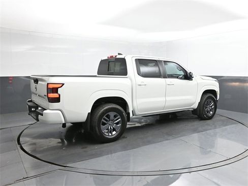 New 2025 Nissan Frontier SV image 15