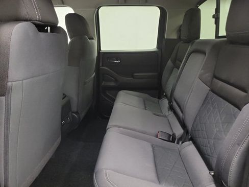 Used 2026 Nissan Frontier SV w/ SV Convenience Package RWD image 11