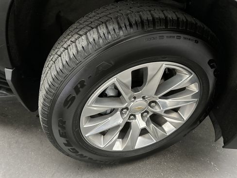 Used 2021 Chevrolet Tahoe Premier w/ Premium Package image 12