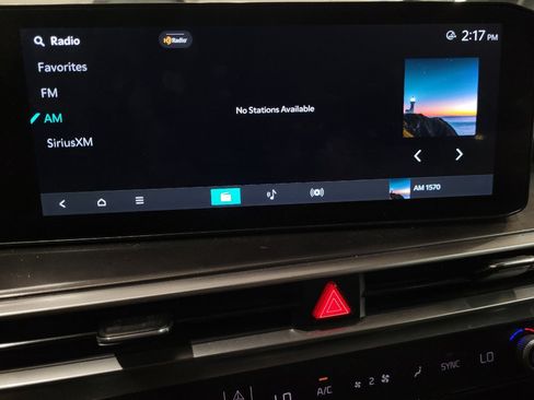 Used 2024 Kia Sorento S FWD image 25
