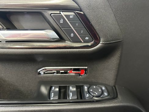 Used 2024 GMC Sierra 1500 AT4 w/ Technology Package AWD/4WD image 8