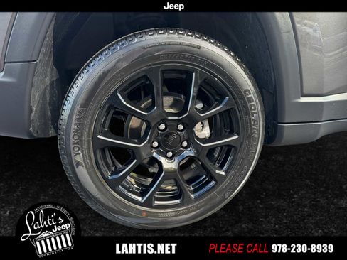 Certified 2022 Jeep Compass Altitude image 9