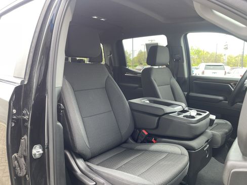 Used 2025 Chevrolet Silverado 1500 LT image 36