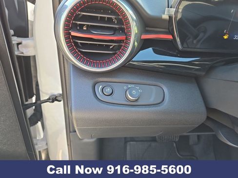 New 2026 Chevrolet Trax RS w/ Driver Confidence Package image 21