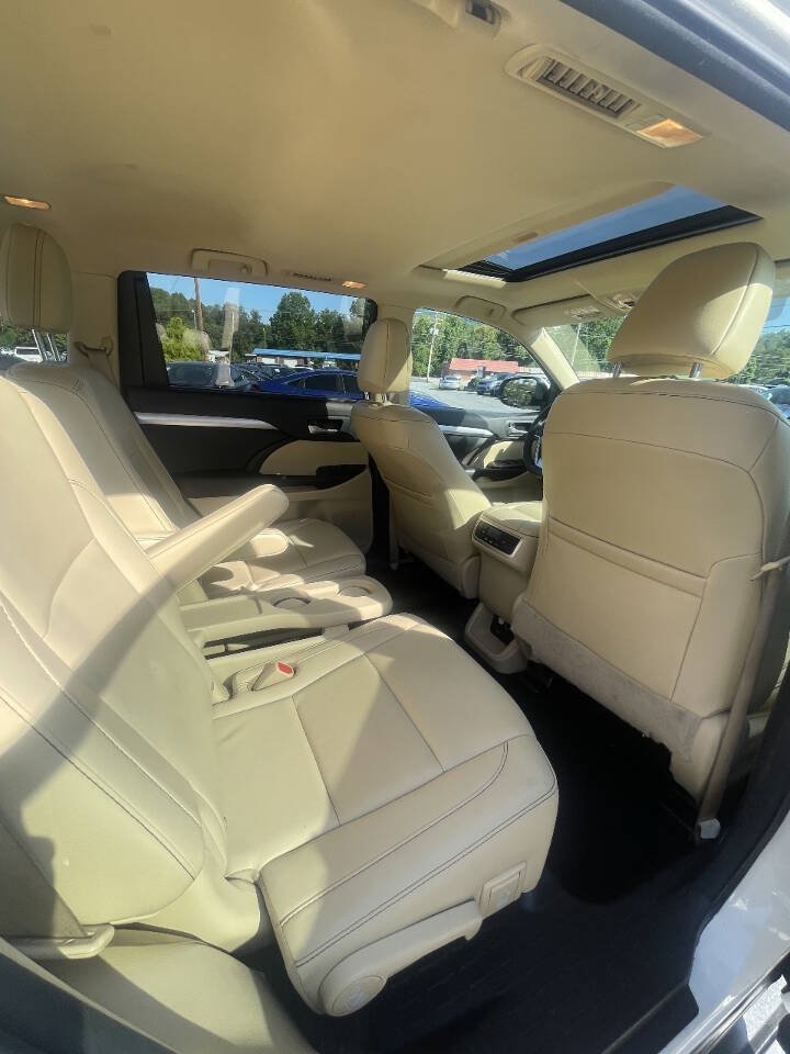 Used 2016 Toyota Highlander XLE AWD/4WD image 15