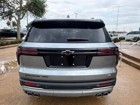 Used 2024 Chevrolet Traverse Z71 w/ LPO, Floor Liner Package AWD/4WD image 5