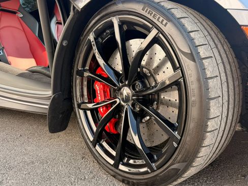 Used 2023 McLaren Artura RWD image 20