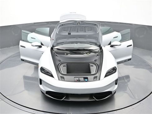 Used 2025 Porsche Taycan GTS image 38