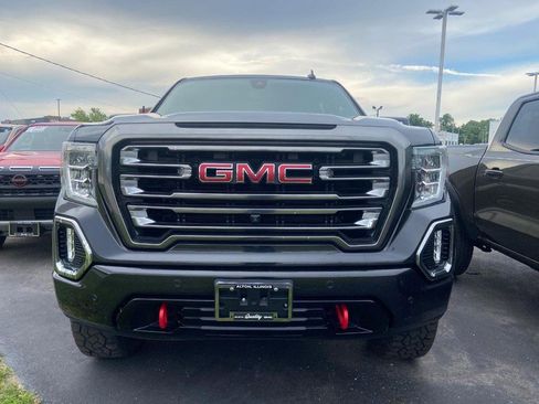 Used 2020 GMC Sierra 1500 AT4 w/ Off-Road Performance Package AWD/4WD image 3