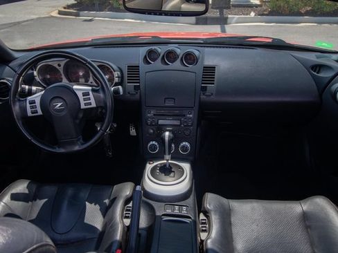 Used 2006 Nissan 350Z Touring RWD image 19