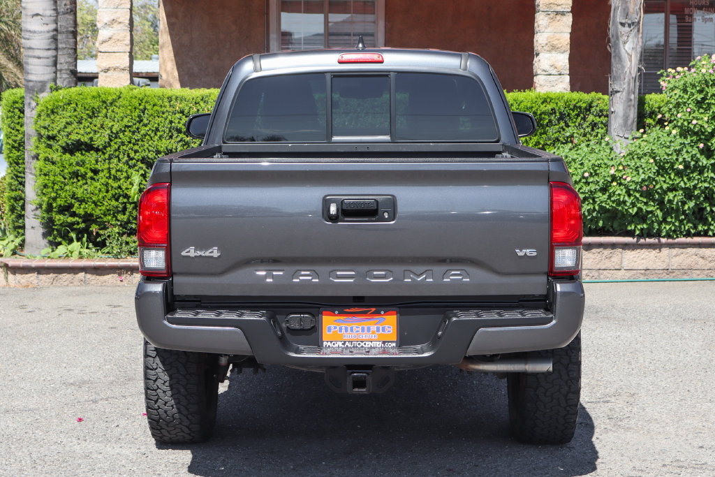 Used 2022 Toyota Tacoma SR5 AWD/4WD image 7