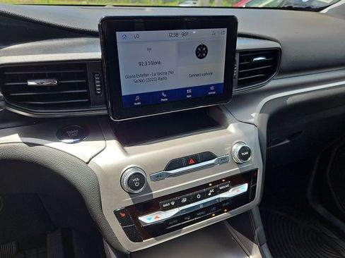 Used 2022 Ford Explorer XLT image 21