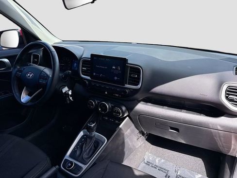 Used 2022 Hyundai Venue SEL image 27