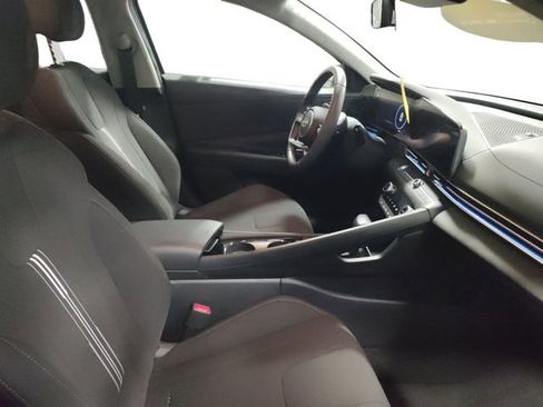 Certified 2025 Hyundai Elantra SEL image 15