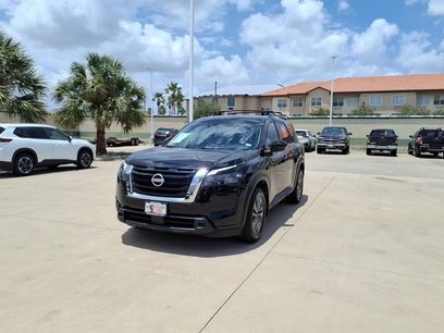 Used 2024 Nissan Pathfinder SV