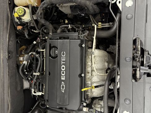 Used 2011 Chevrolet Cruze LS image 26