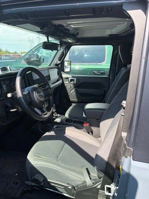 Certified 2025 Jeep Wrangler Sport AWD/4WD image 4