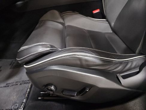 Used 2019 Volvo S60 T5 R-Design image 18