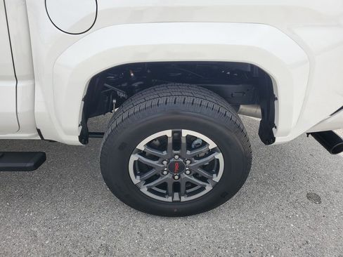 Certified 2025 Toyota Tacoma TRD Sport image 19