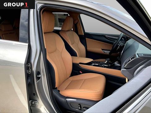 Used 2024 Lexus NX 250 FWD image 8