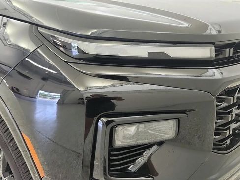 Used 2024 Chevrolet Traverse RS FWD image 14