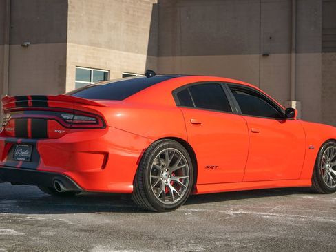 Used 2016 Dodge Charger SRT w/ Harman/Kardon Audio Group image 4