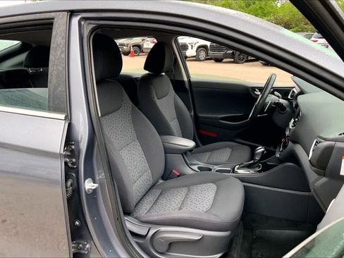 Used 2018 Hyundai Ioniq SEL image 9