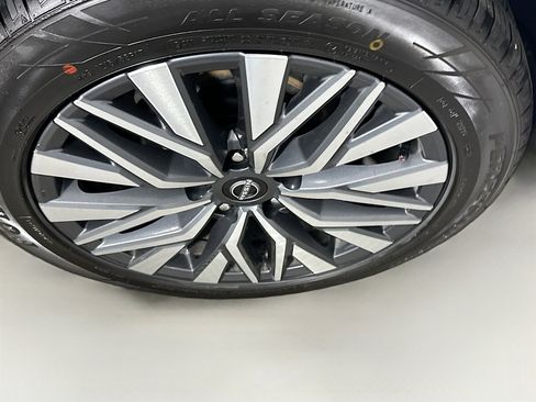 Used 2024 Nissan Altima 2.5 SV image 10