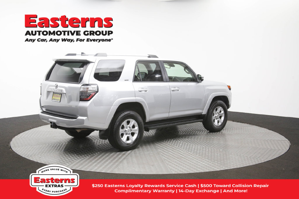Used 2024 Toyota 4Runner SR5 AWD/4WD image 37