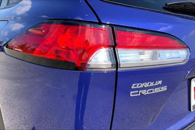 Certified 2025 Toyota Corolla Cross LE FWD image 28