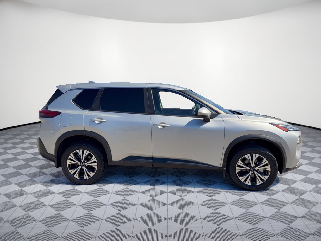 Used 2023 Nissan Rogue SV FWD image 8
