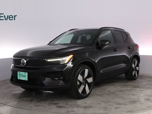 Used 2023 Volvo XC40 Recharge Ultimate AWD/4WD image 2