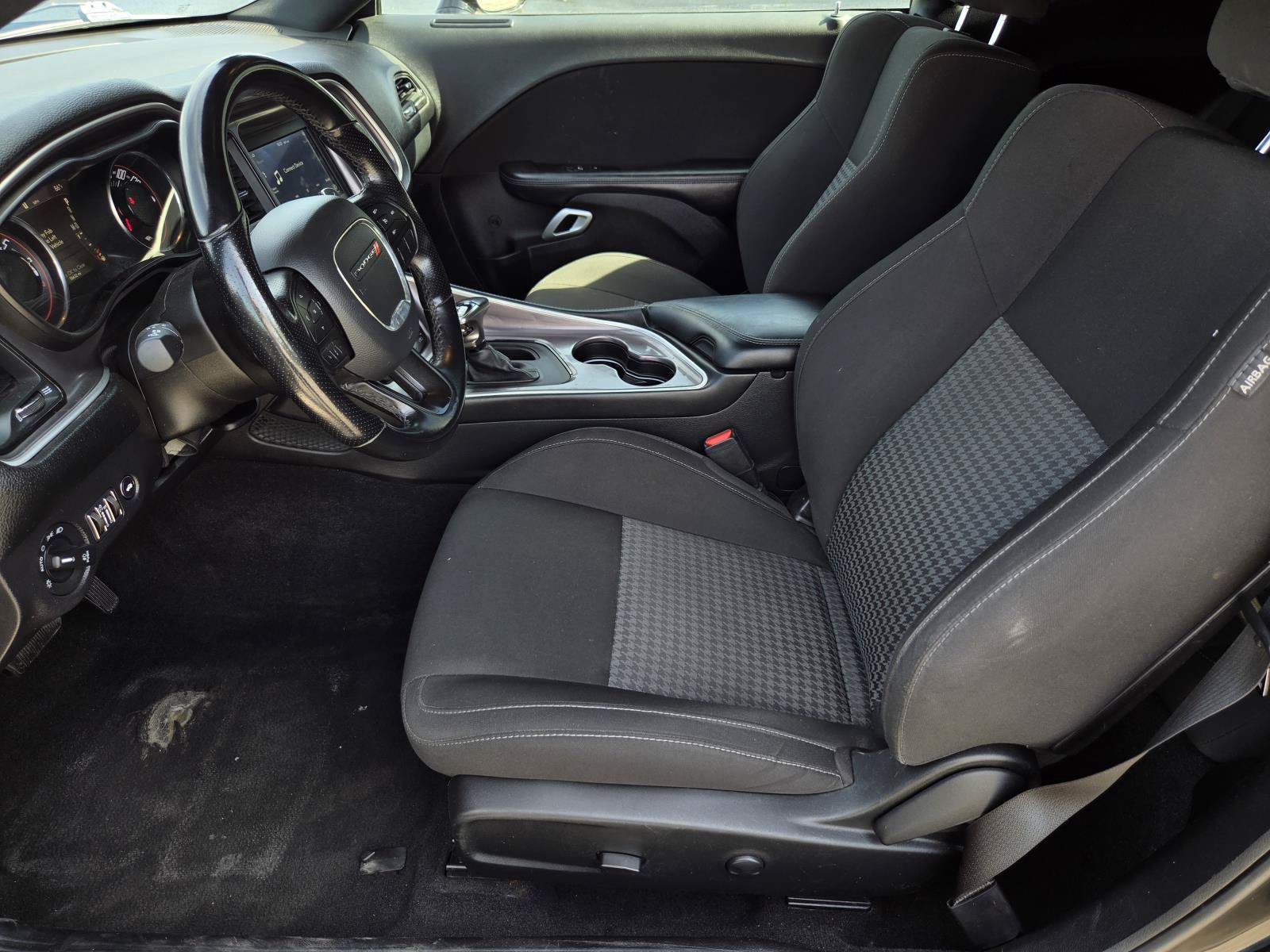 Used 2022 Dodge Challenger GT RWD image 7