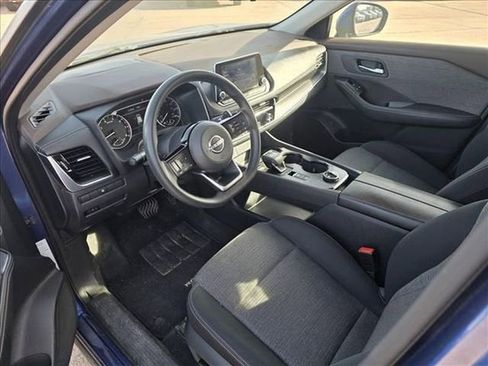 Used 2022 Nissan Rogue SV AWD/4WD image 7