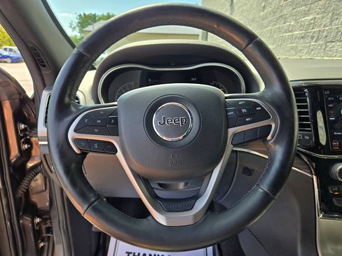 Used 2019 Jeep Grand Cherokee Limited w/ Trailer Tow Group IV AWD/4WD image 18