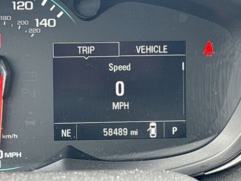 Used 2022 Chevrolet Trax LT w/ LT Convenience Package image 21