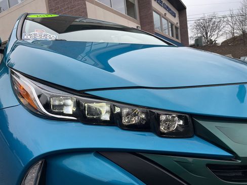 Used 2017 Toyota Prius Prime Premium image 23