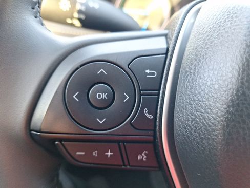 Used 2024 Toyota Venza LE image 21