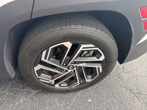 Used 2025 Hyundai Tucson Limited image 14