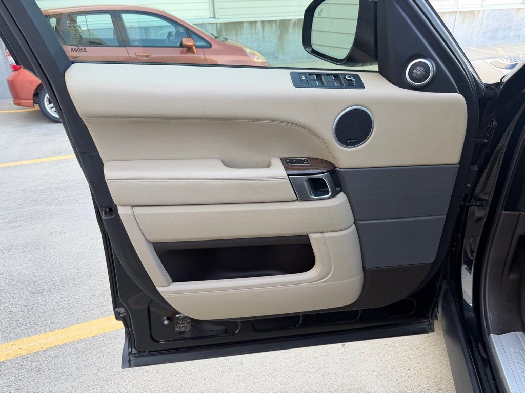 Used 2014 Land Rover Range Rover Sport HSE AWD/4WD image 12