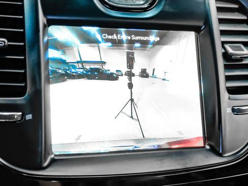 Used 2018 Chrysler 300 S AWD/4WD image 19